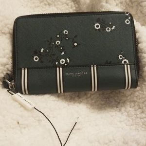 Marc Jacobs multifloral Pvc wingman wristlet